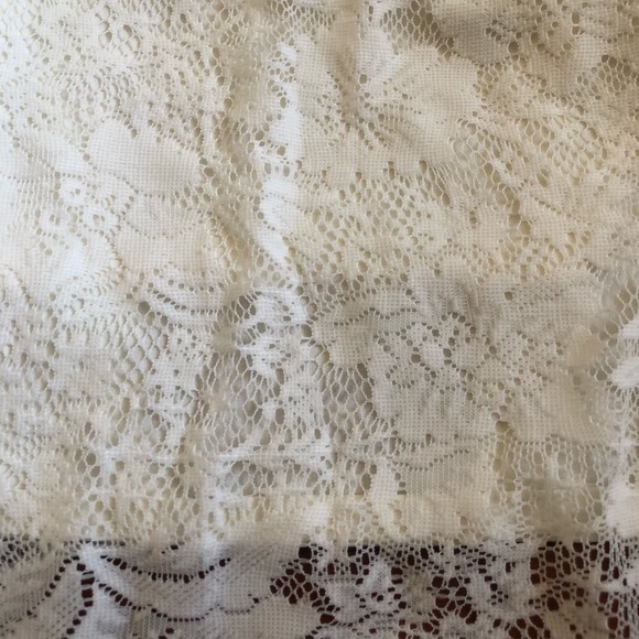 lace crop top - Picture 3 of 4